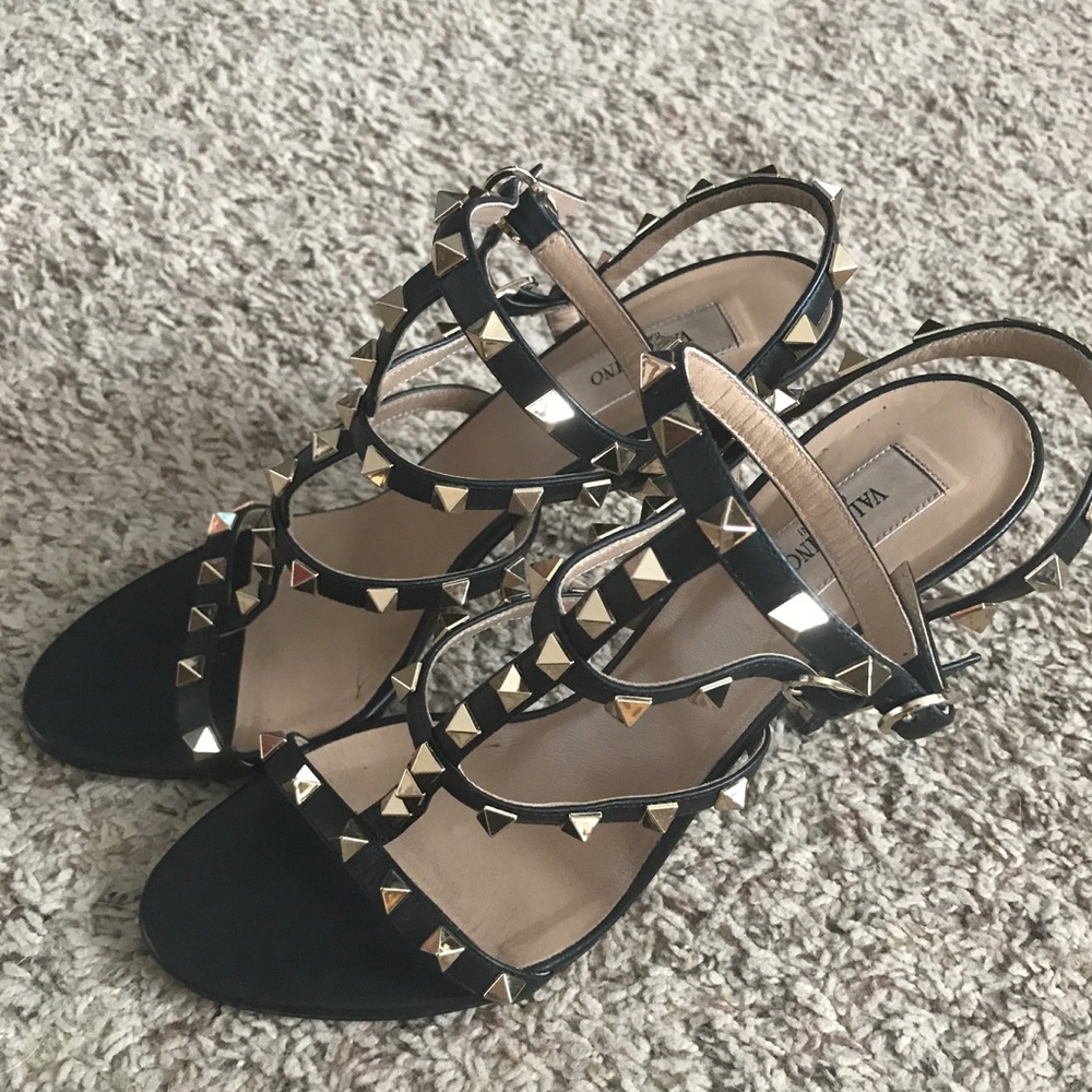 Valentino Garavani Rockstud Leather Sandals - Picture 2 of 8